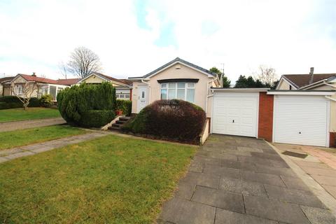 2 bedroom semi-detached bungalow to rent, Hollowell Lane, Horwich, Bolton