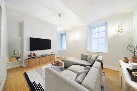 3 bedroom flat to rent, Kensington Gore, London SW7