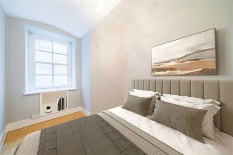 3 bedroom flat to rent, Kensington Gore, London SW7