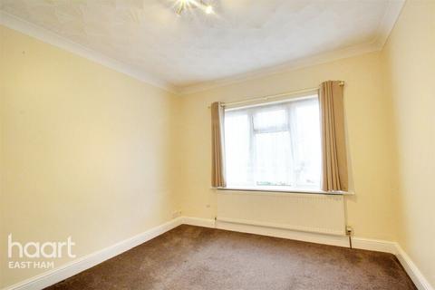 3 bedroom terraced house to rent, Landseer Avenue, LONDON