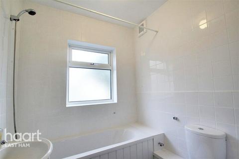 3 bedroom terraced house to rent, Landseer Avenue, LONDON