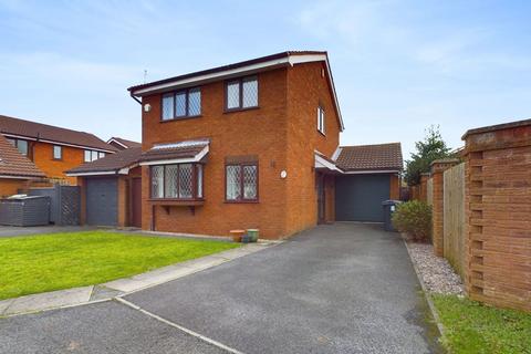 3 bedroom detached house for sale, Pine Grove, Ormskirk, L39 2YS