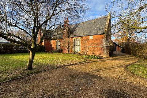 3 bedroom semi-detached house for sale, The Heywood, Diss, IP22 5TB