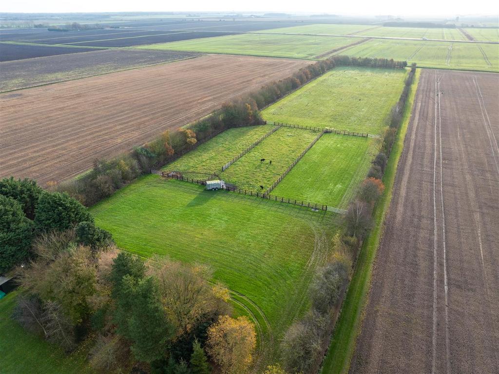 Drone   Willow Farm, LN10 6 XN 42.jpg