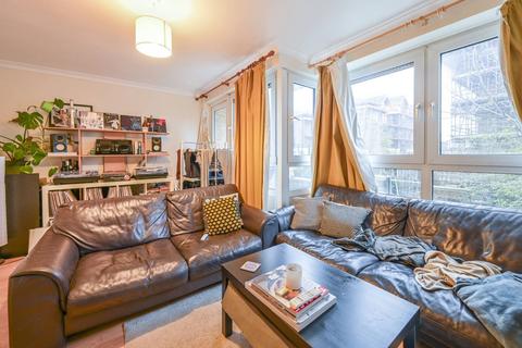 3 bedroom flat for sale, Mile End Road, London E3