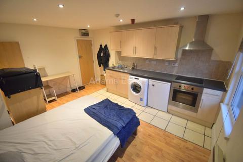 Studio to rent, Southampton Street, Reading