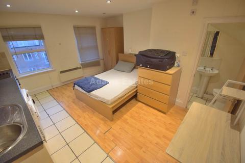 Studio to rent, Southampton Street, Reading