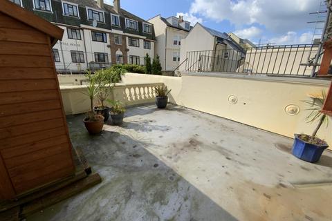 2 bedroom flat to rent, Brunswick Place, Hove