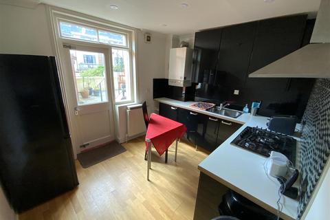 2 bedroom flat to rent, Brunswick Place, Hove