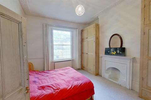 2 bedroom flat to rent, Brunswick Place, Hove