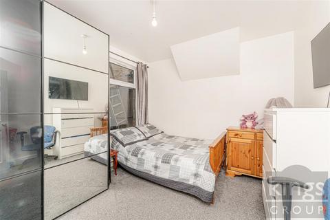 2 bedroom ground floor flat for sale, Hitcham Road, London