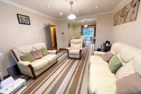 3 bedroom house for sale, Riverdene, Edgware