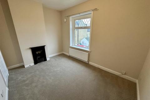 2 bedroom terraced house to rent, Charles Street, Brighouse