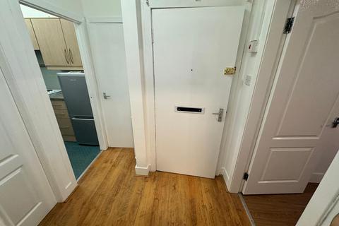 1 bedroom flat to rent, Bridge Street, Linwood PA3