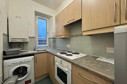 1 bedroom flat to rent, Bridge Street, Linwood PA3