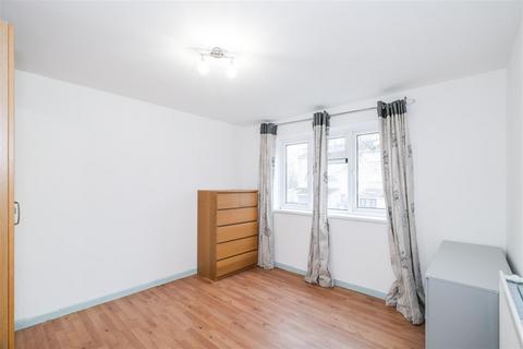 1 bedroom flat for sale, Wyemead Crescent, Chingford