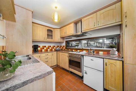 4 Brandon Mews, London, EC2Y 8BE