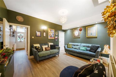 3 bedroom end of terrace house for sale, Gilbert Road, London SW19