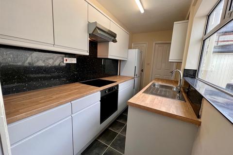 2 bedroom terraced house to rent, Nunmill Street, Scarcroft Road