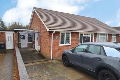 2 bedroom bungalow for sale, Cromwell Avenue, Newport Pagnell, MK16