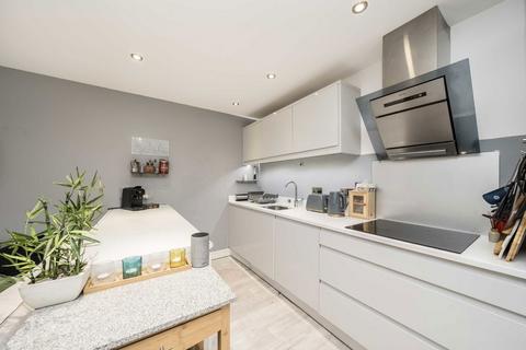 2 bedroom maisonette for sale, Station Road, Hampton TW12