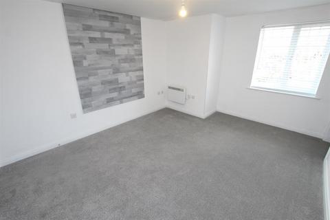 2 bedroom flat to rent, Hedgerow Close, Redditch, B98 7QE