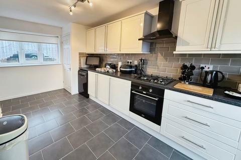 2 bedroom terraced house for sale, Abbotts Drive, Stanford-Le-Hope, SS17