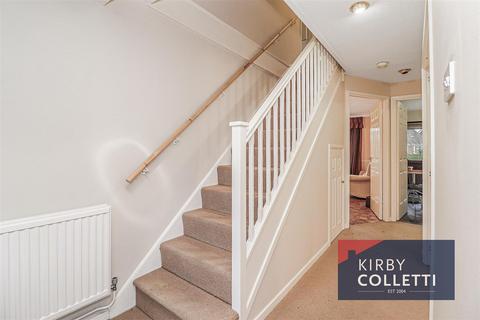 2 Hazel Close, Waltham Cross, EN7 6NJ