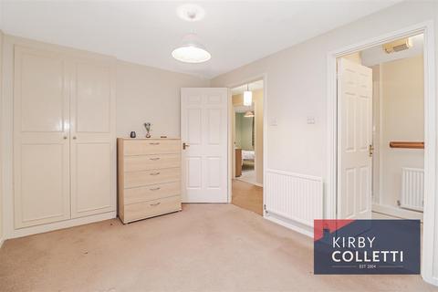 2 Hazel Close, Waltham Cross, EN7 6NJ