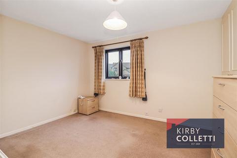 2 Hazel Close, Waltham Cross, EN7 6NJ