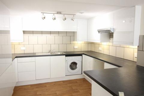 2 bedroom maisonette to rent, William Court, Vale Road, Bushey