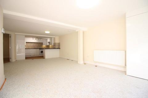 2 bedroom maisonette to rent, William Court, Vale Road, Bushey