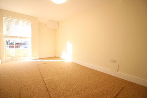 2 bedroom maisonette to rent, William Court, Vale Road, Bushey