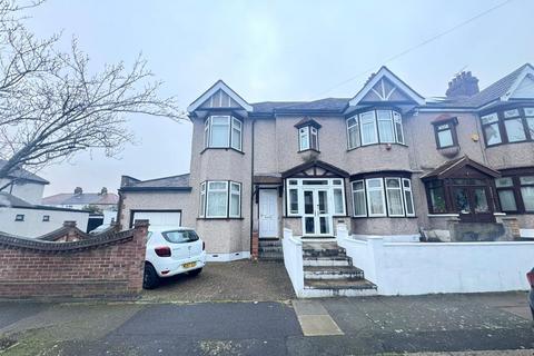 4 bedroom end of terrace house for sale, Hamilton Avenue, Ilford