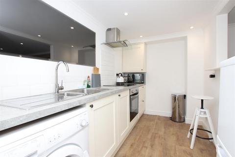 1 bedroom flat to rent, 6 Walcot Parade, Bath BA1