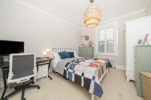 53 Hartham Road, Isleworth, TW7 5EY