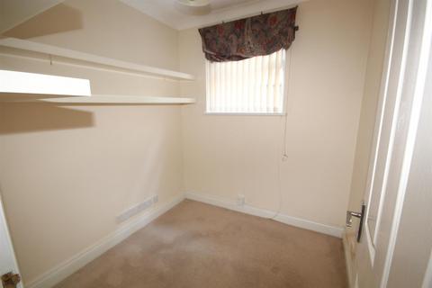 4 bedroom house to rent, Woodman Road, Brentwood