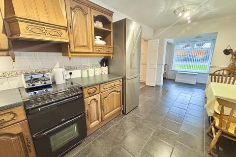 40 Delffordd, Rhos, Swansea, SA8 3EL