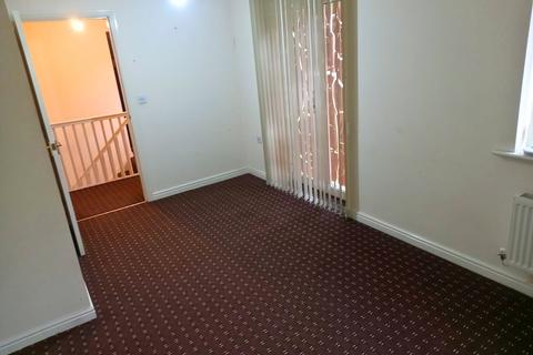 3 bedroom flat to rent, Blacksmith Place, Hamilton LE5