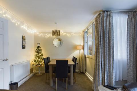 2 bedroom flat for sale, Ladyshot, Harlow CM20