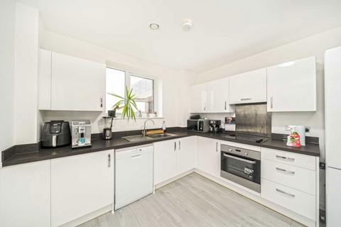 2 bedroom flat for sale, Grahame Park Way, London NW9