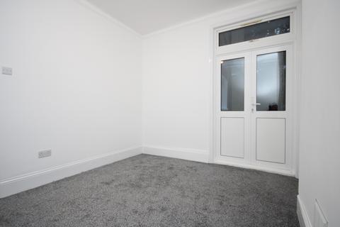 2 bedroom flat to rent, Dongola Road, Seven Sisters, N17