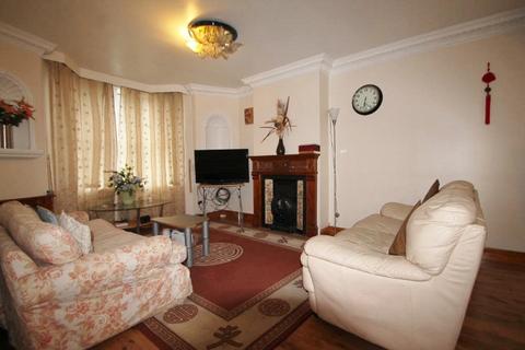 3 bedroom semi-detached house to rent, Fruen Road, Feltham, Middlesex, TW14