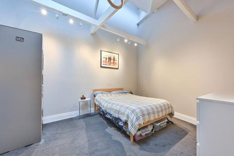 2 bedroom mews for sale, Mews Cottage, Kingston, KT1