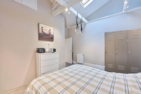 2 bedroom mews for sale, Mews Cottage, Kingston, KT1