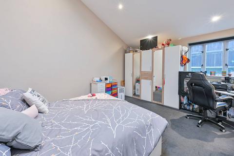 2 bedroom mews for sale, The Carrage House, Gladstone Road, Kingston, KT1