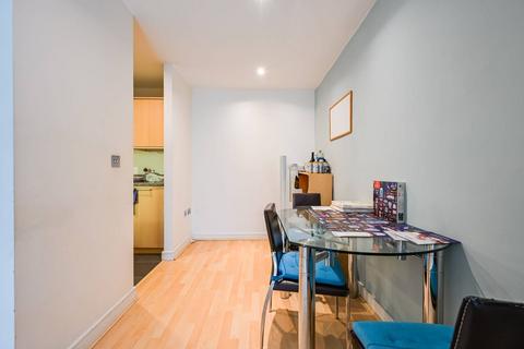 2 bedroom flat for sale, Westgate, Royal Docks, London, E16