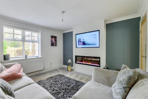 4 bedroom detached house for sale, Snowberry Crescent, Havant, PO9