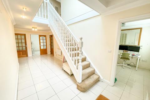 4 bedroom detached house for sale, Wraysbury, Berkshire