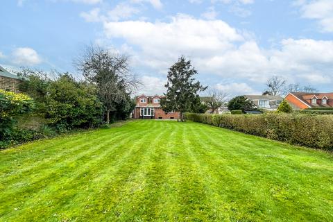undefined, Wraysbury, Berkshire